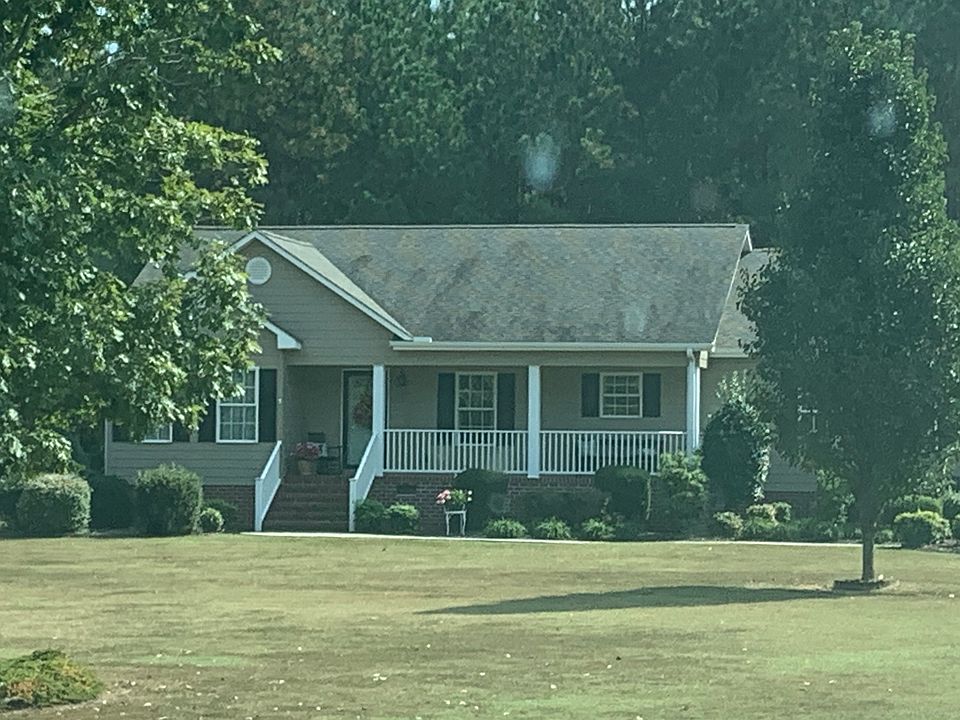 2nd image of 2731 Country Club Rd