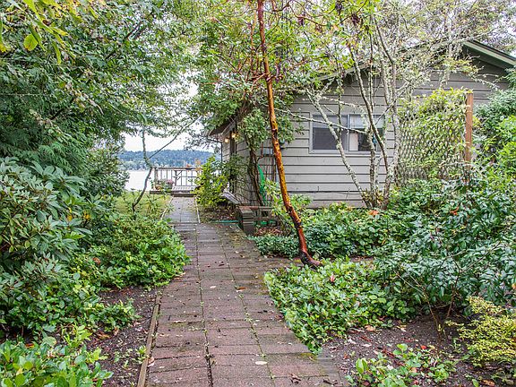5th image of 10127 SW Burton Dr