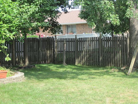 5th image of 17633 Oakwood Dr