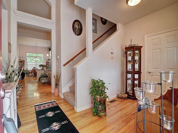 Beautiful real oak hardwood floors throughout main