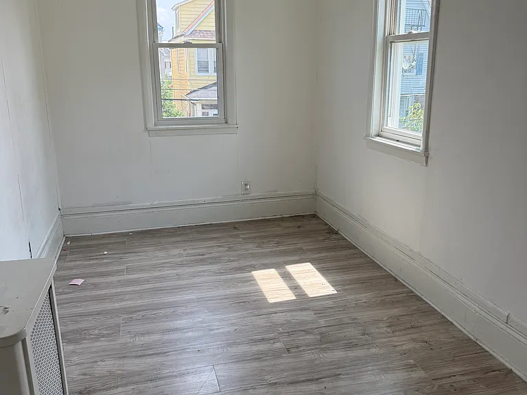 552 Court St #2 — Photo 6
