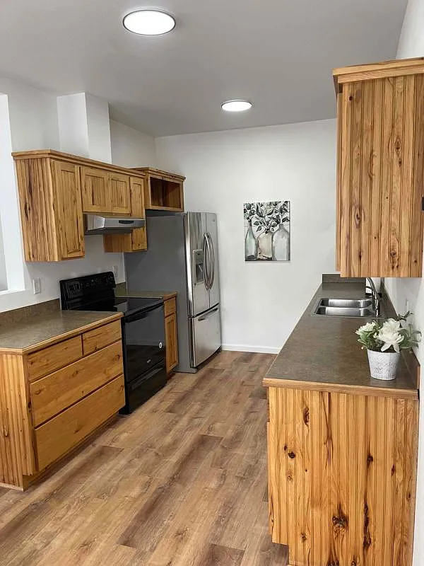 Studio, 600 sqft, $1,250 — Photo 1