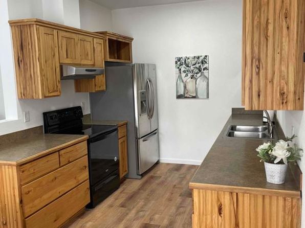 257 S East St #1