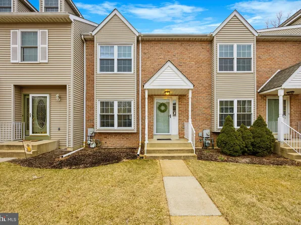 71 Louis James Ct #71, Aston, PA 19014
