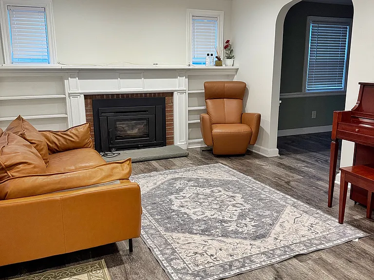 36 Amelia Ave — Photo 2