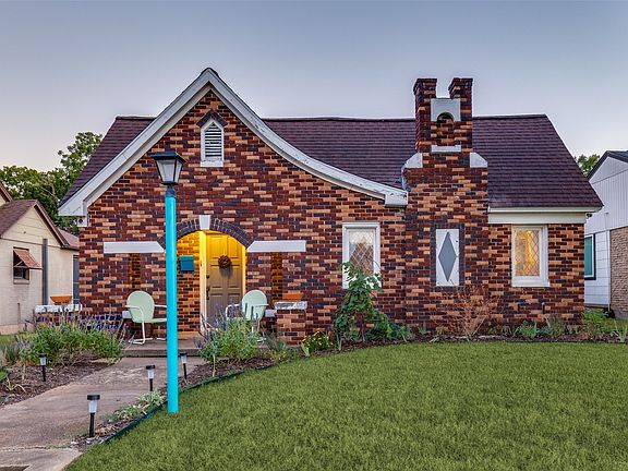 2nd image of 2732 Ivandell Ave