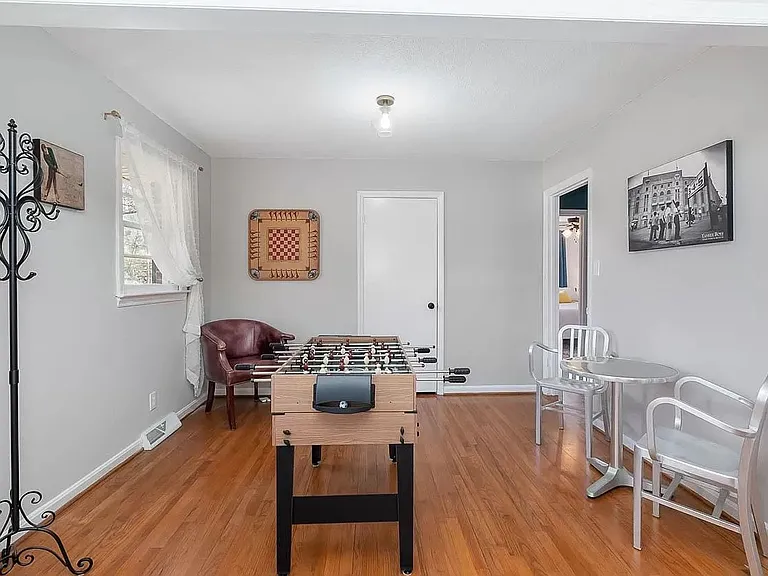 123 Archdale Dr — Photo 4