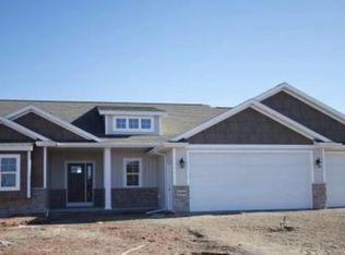 2169 Rowling Rd, De Pere, WI 54115