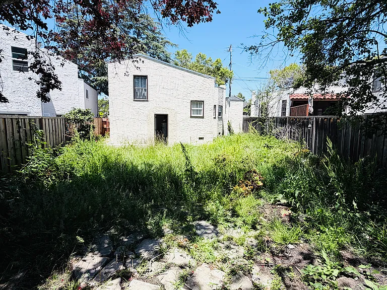 1492 Marin Ave — Photo 28