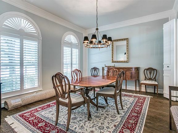 5th image of 3125 Amesbury Dr