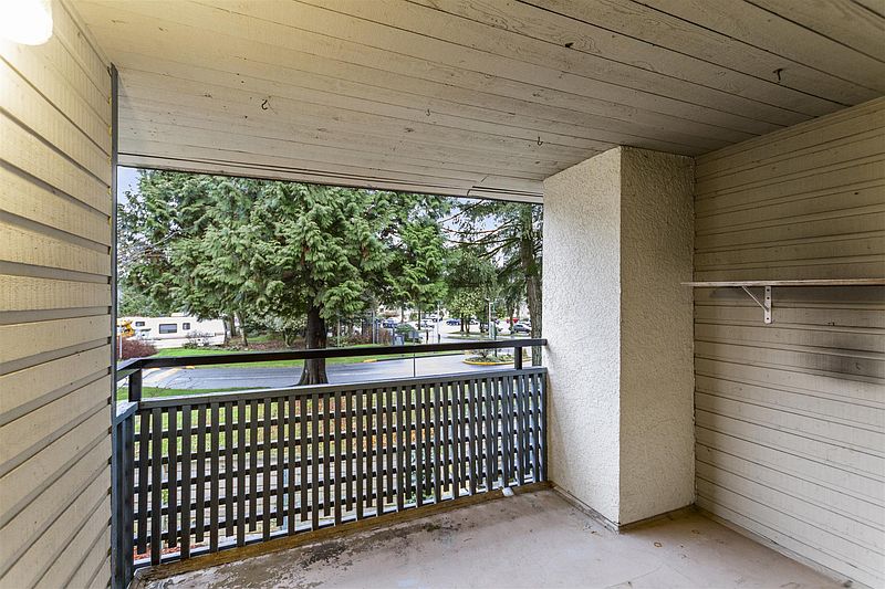 Surrey Townhouse for rent - 2 Bedrooms — photo 18