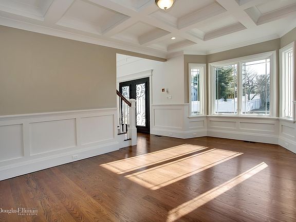 5th image of 58 Sullivan Dr