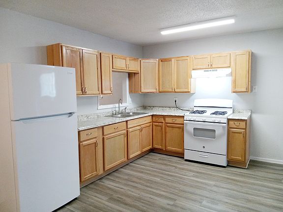 3rd image of 658 Corliss