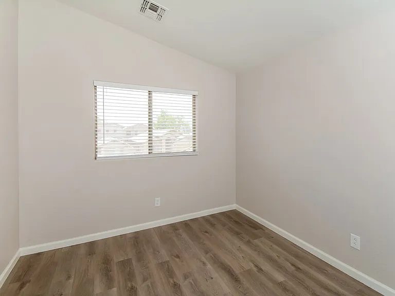 5648 W Southgate Ave — Photo 13