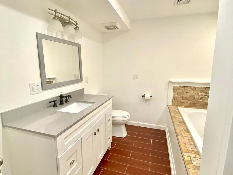 883 E Lakeshore Dr — Photo 14