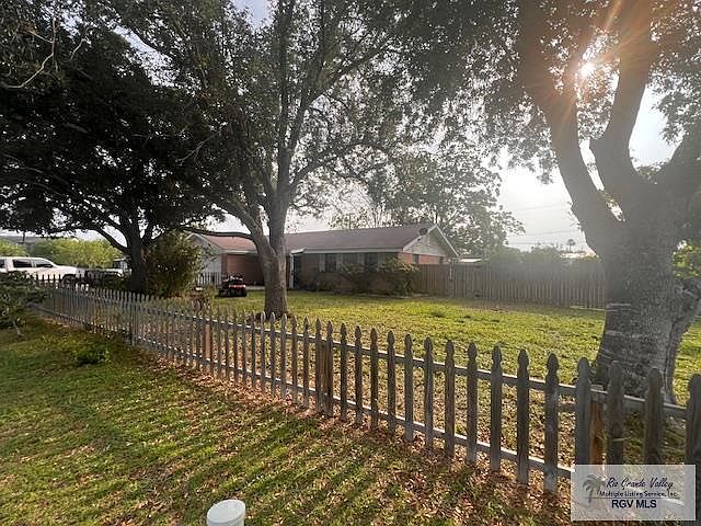 1st image of 814 S Palm Court Dr