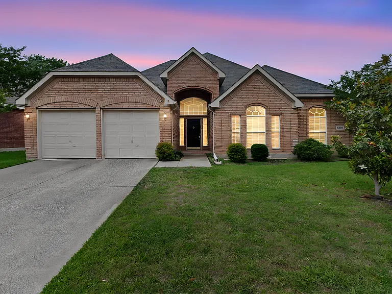 8804 Falcon View Dr — Photo 1