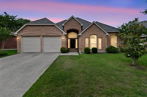 8804 Falcon View Dr Photo 1