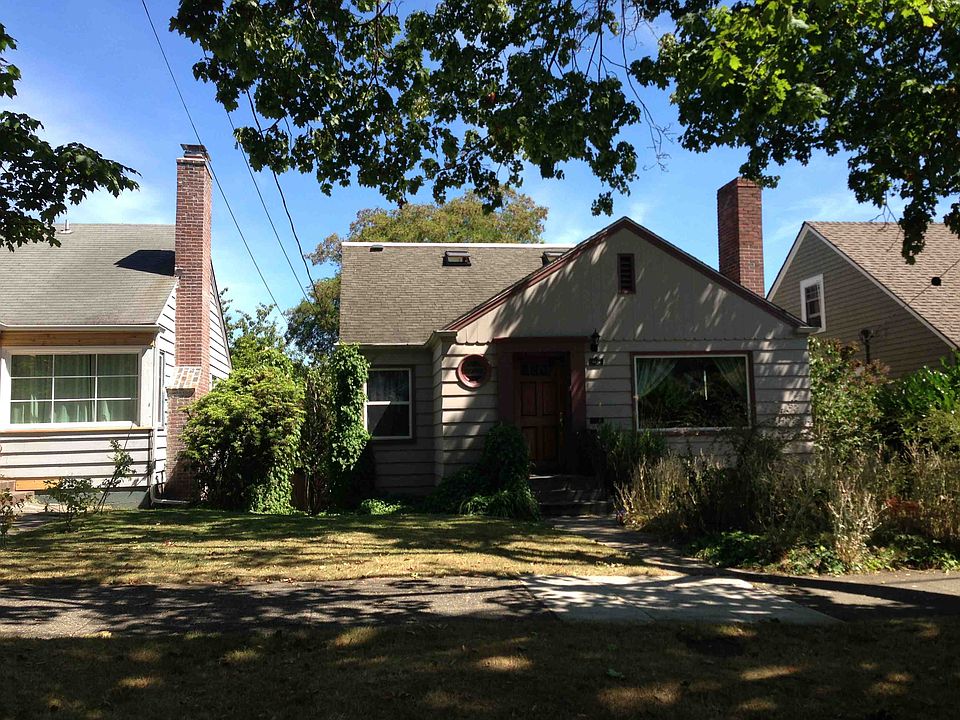 2nd image of 5036 37th Ave NE