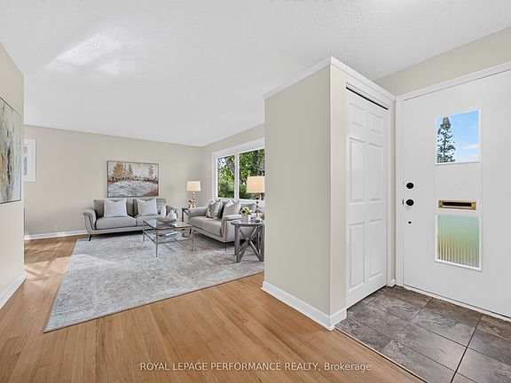 5th image of 21 Millbrook Cres