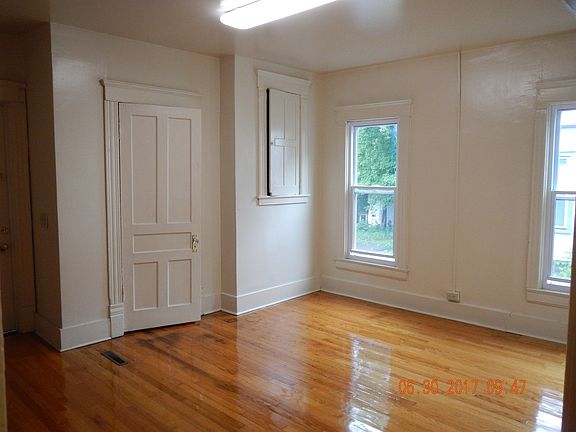 5th image of 430 Westcott St APT 2