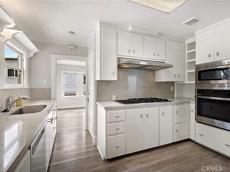 541 Oak St — Photo 24