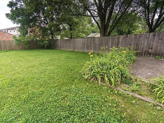 5th image of 1636 Evinrude Ave