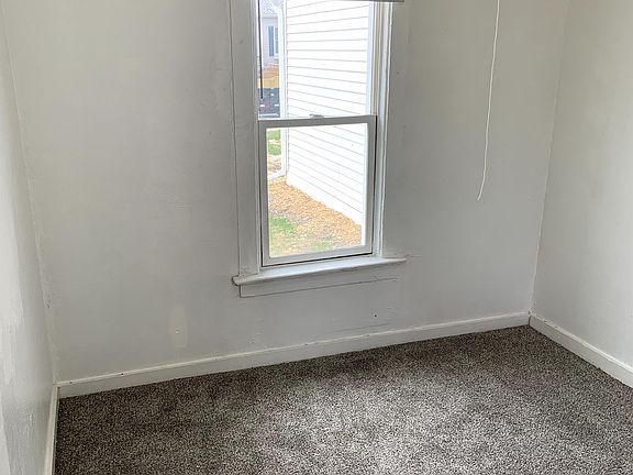 4th image of 827 7th Ave