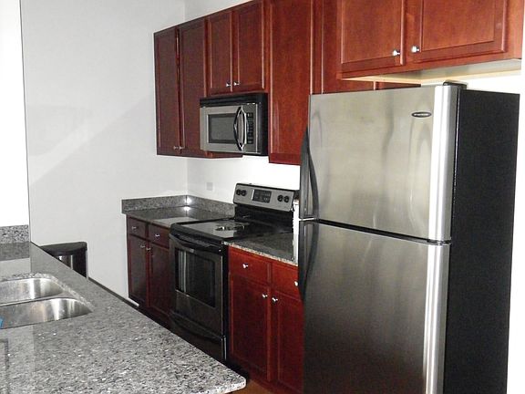4th image of 4131 W Belmont Ave Unit 402