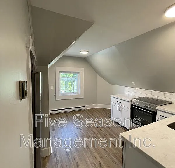 19 Fletcher Pl #3 — Photo 21