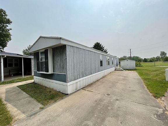 3rd image of 122 Harold Dr