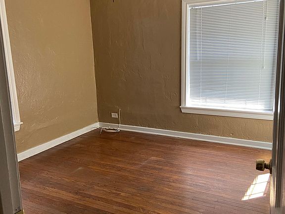 2nd image of 2450 W Mulberry Ave