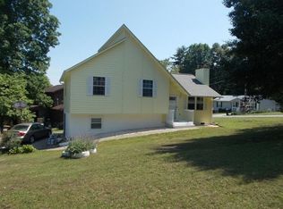 301 Red Fox Ln, Clinton, TN 37716