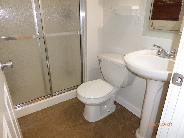 6415 9th Ave NE #D — Photo 7