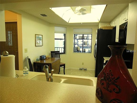 5th image of 125 Pine Hollow Dr #125