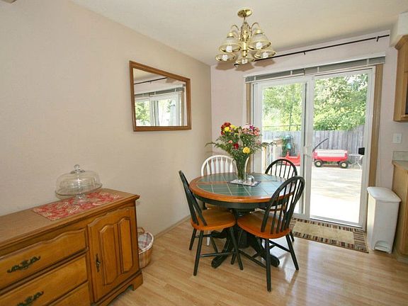 3rd image of 1205 Fruitland Dr