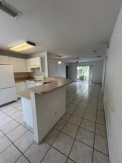 1646 Hawthorne Pl — Photo 3