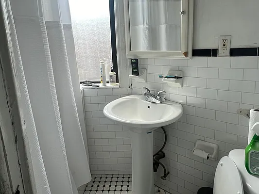 Rented by David Perlman | media 4