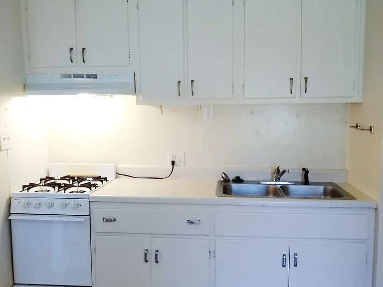 1405 S Rogers St — Photo 3