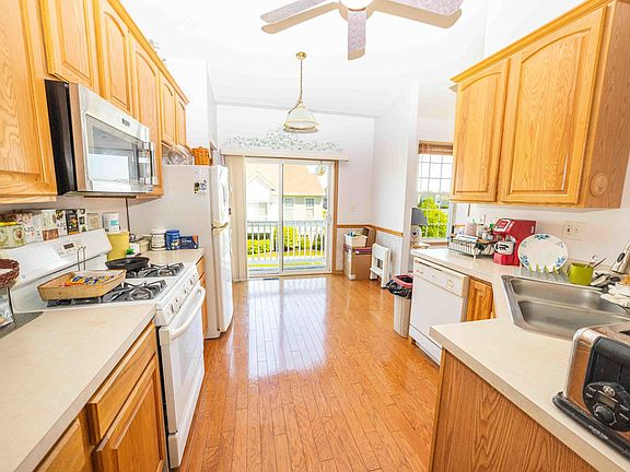 5th image of 1720 Fieldstone Dr N #1720