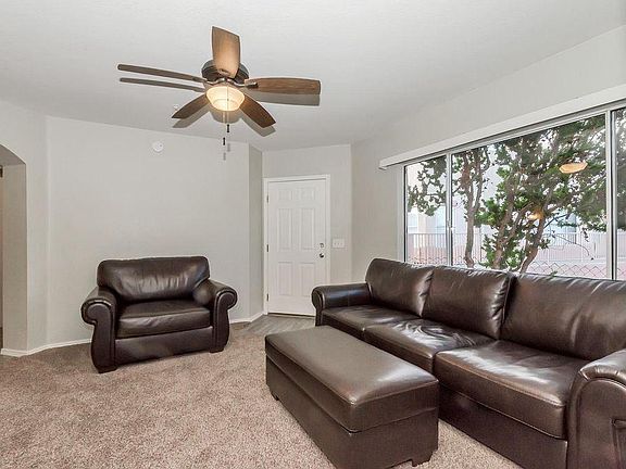Living Room w/ Beautiful Leather Furniture