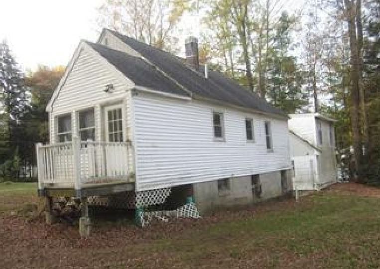 2nd image of 123 Huntington Rd