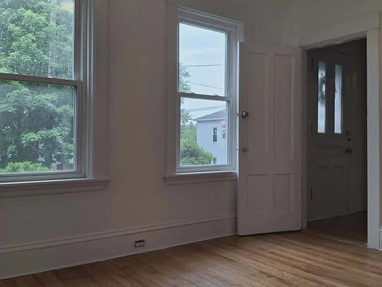20 Temple St #2 — Photo 6