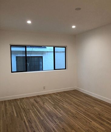 5th image of 852 S Lucerne Blvd APT 2
