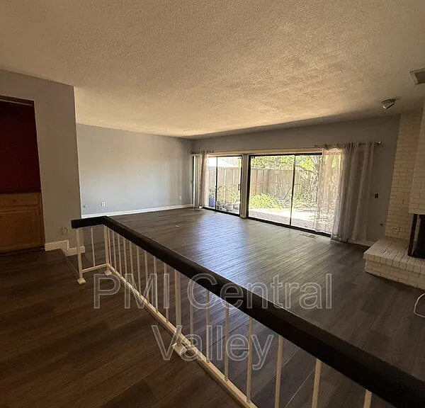 1725 Edgebrook Dr #C — Photo 4