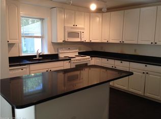 24 Warner St, Groton, CT 06340