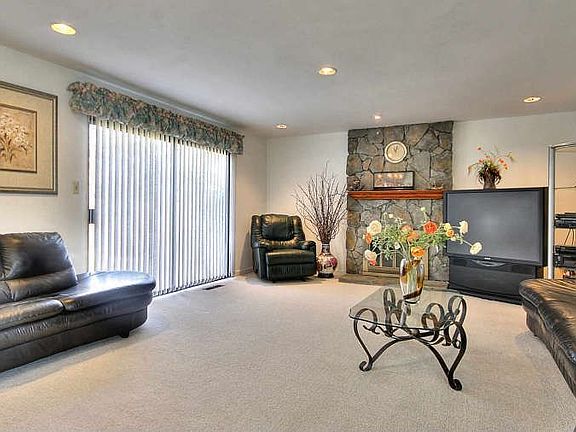 3rd image of 6522 Camden Ave