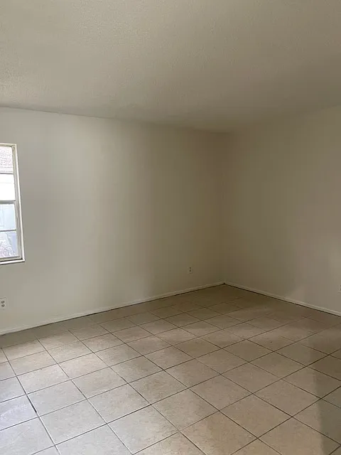 Building Photo - 3145 Huron Ave #B