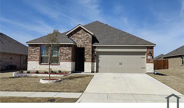 5 bed, 2050 sqft, $3,000 — Photo 2