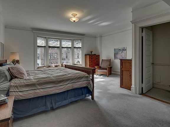 4th image of 57 Midwood St